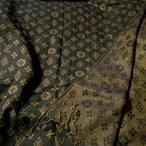 Louis Vuitton scarf